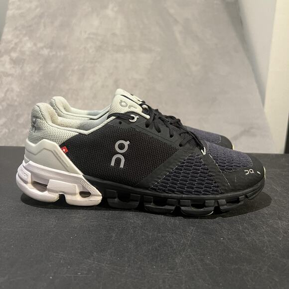 On Running Cloudflyer II Shoes Womens 10 Black Mesh Swiss Engineering Comfort - Picture 1 of 10